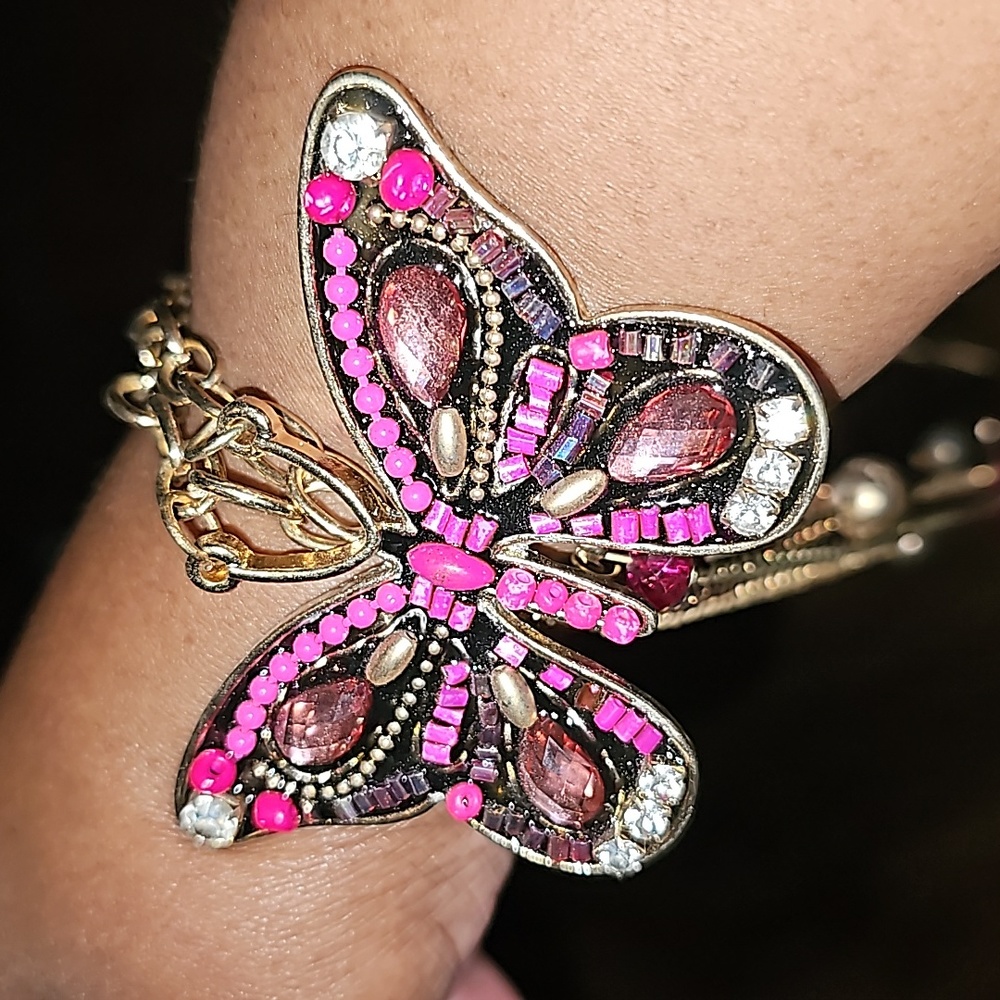 Beautiful Pink Butterfly necklace with matching earrings!